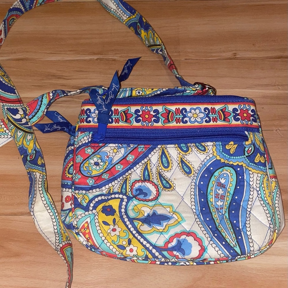 VERA BRADLEY MINI CROSSBODY (roughly 09)